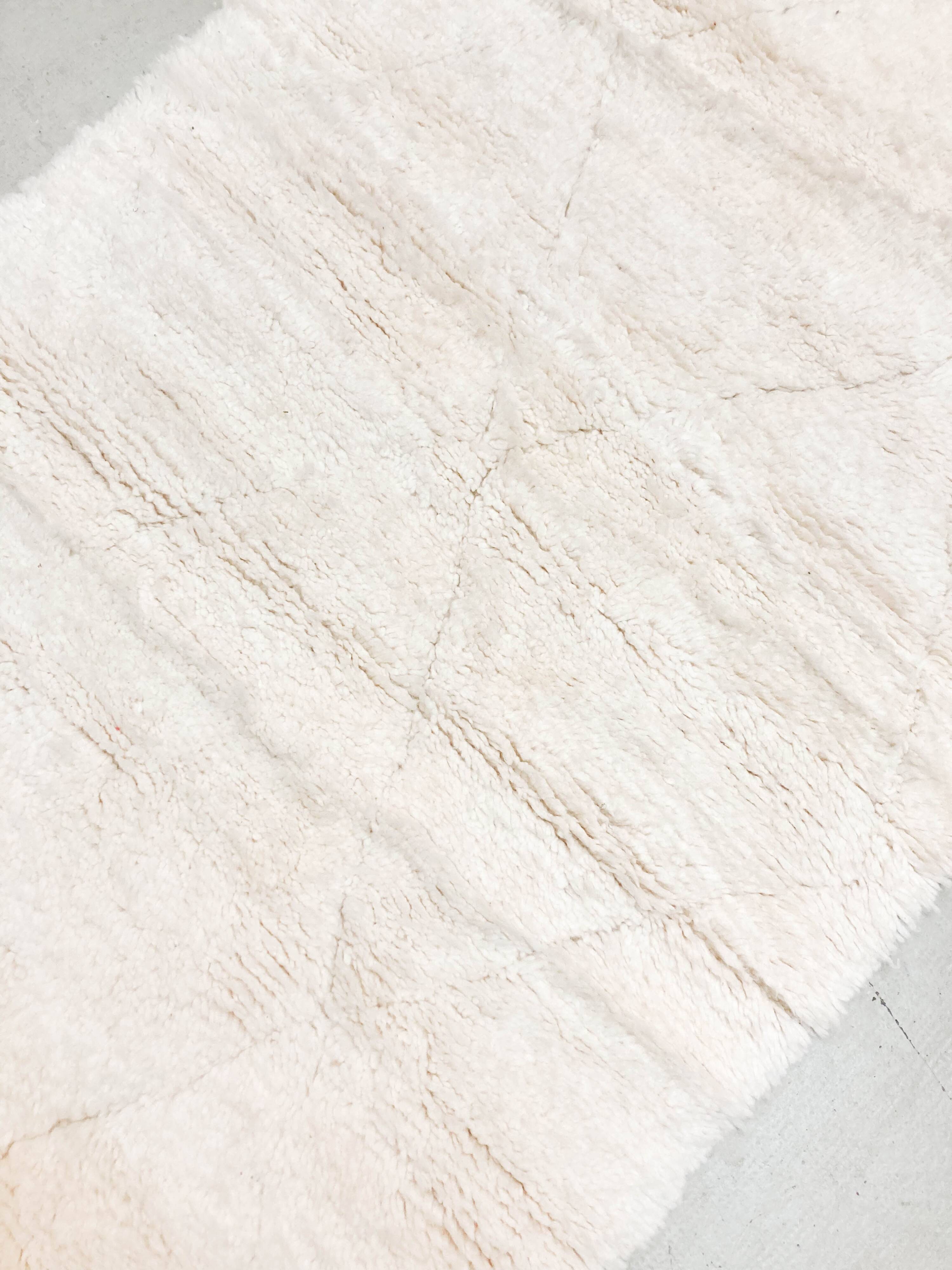 Beni Ouarain Moroccan Berber carpet with engraved diamonds 1.50x0.95m