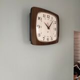 Vintage clock featured
