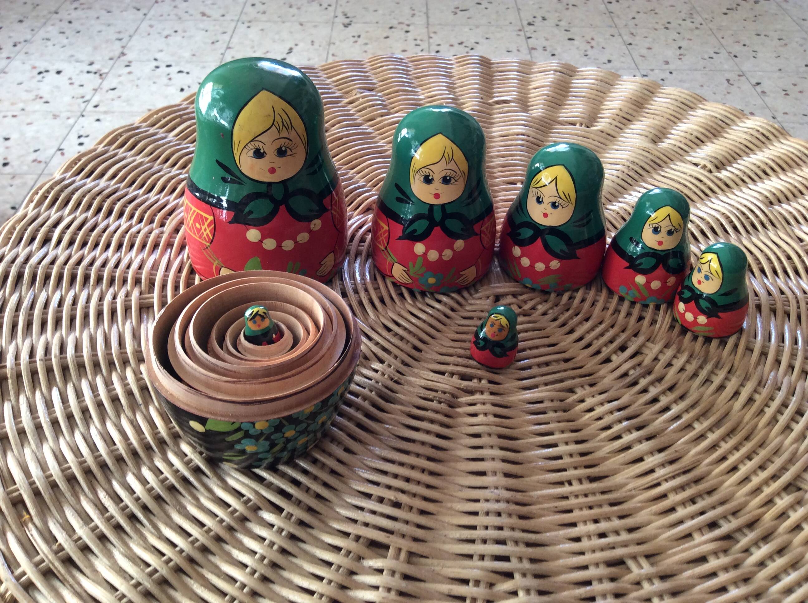 Ensemble de 7 poupées russes
