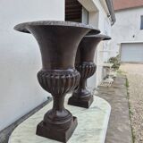 Pair of Medici cast iron vases from a bourgeois house - H73cm