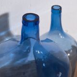 3 dame-Jeanne en verre bleu, vers 1920