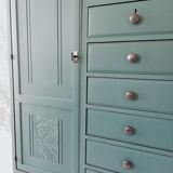 Asymmetrical cabinet