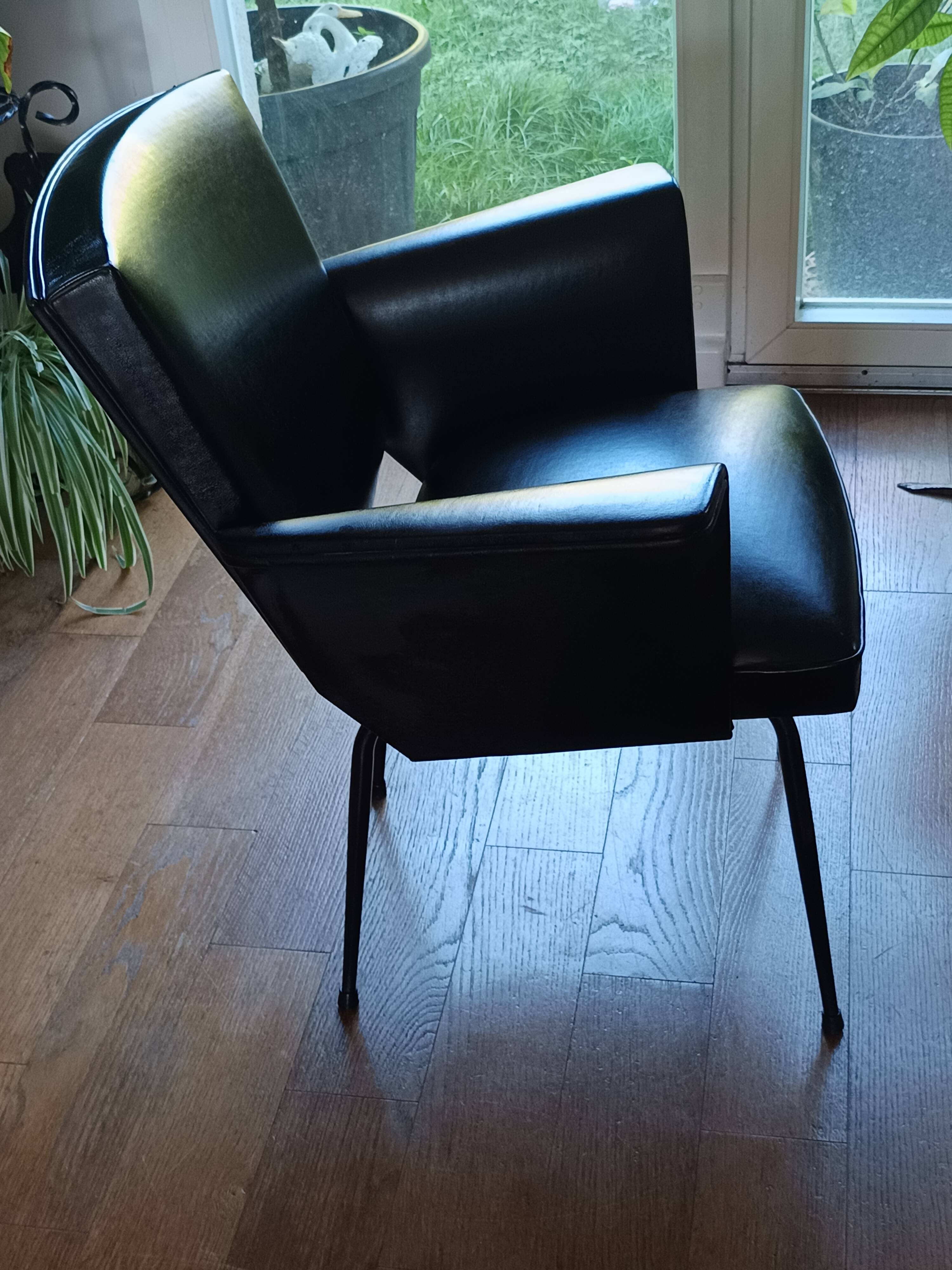 vintage modernist armchair from the 50s/60s