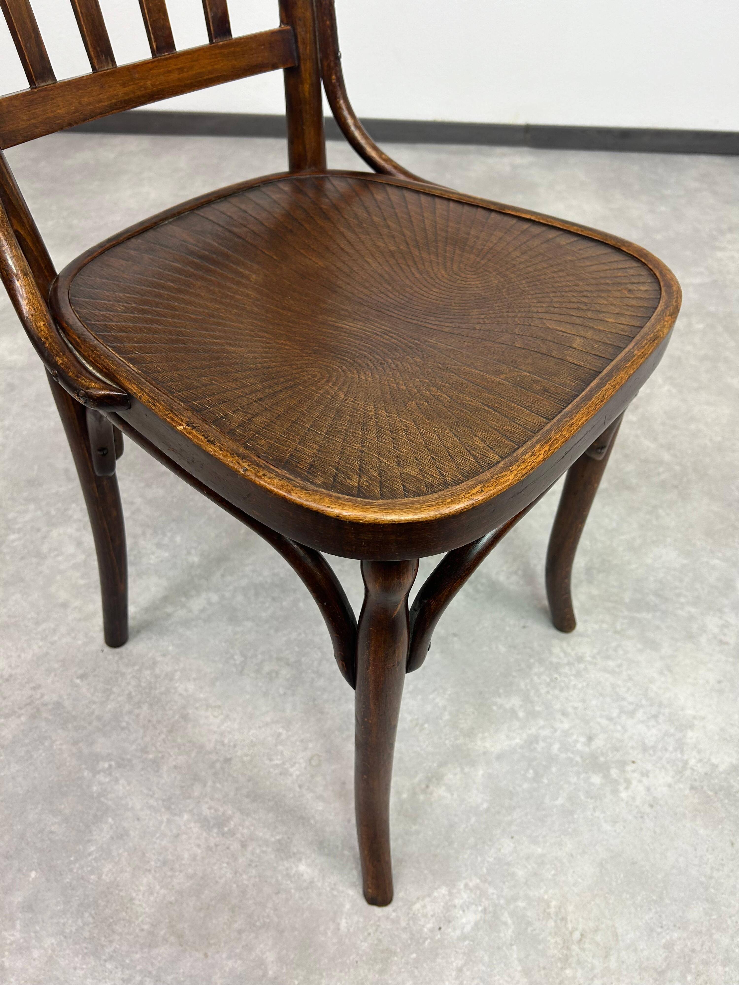 Set of 6 dining chairs by Thonet Mundus