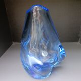Vase bleu en cristal