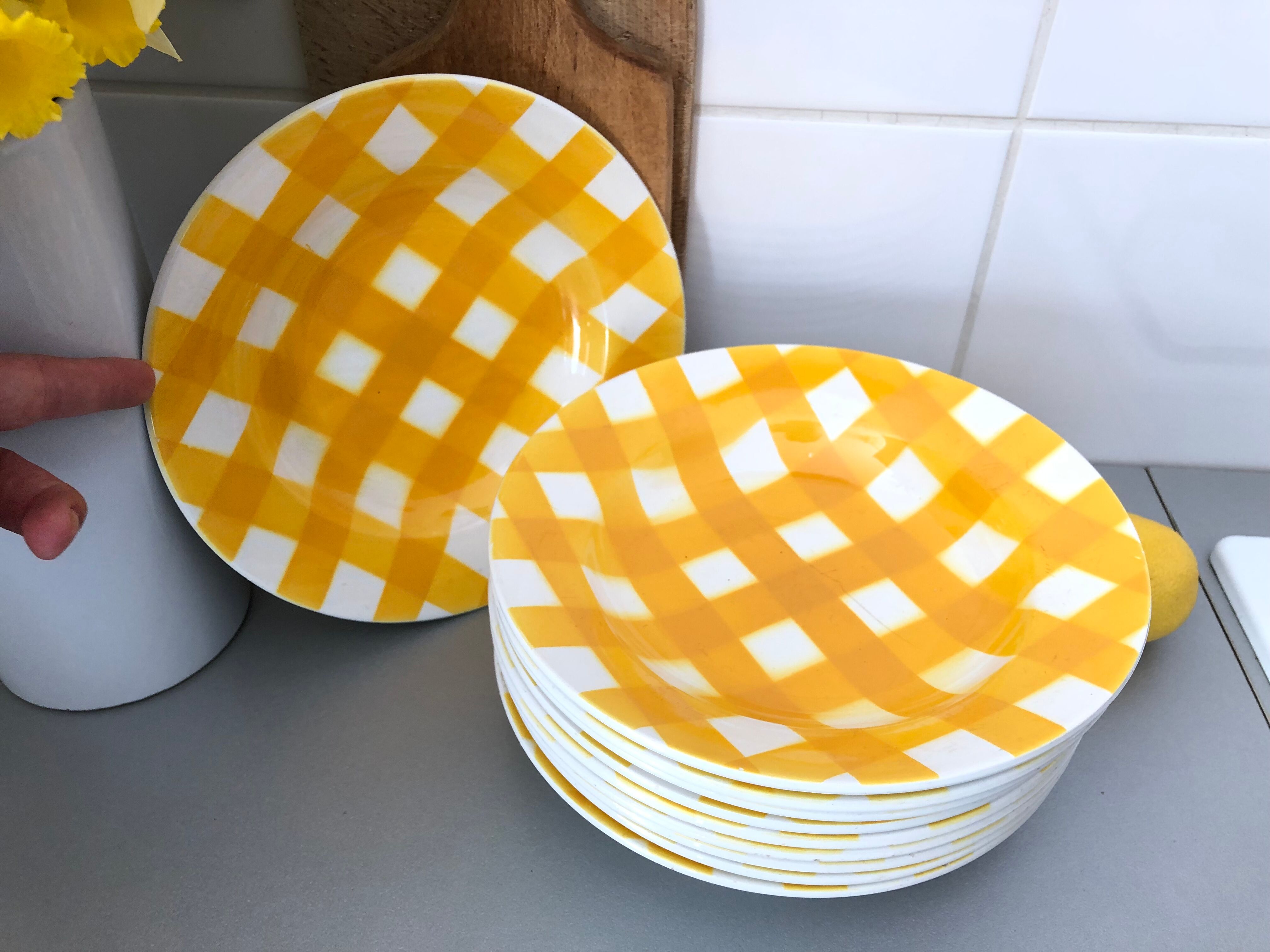 Hollow plates Sarreguemines yellow tiles