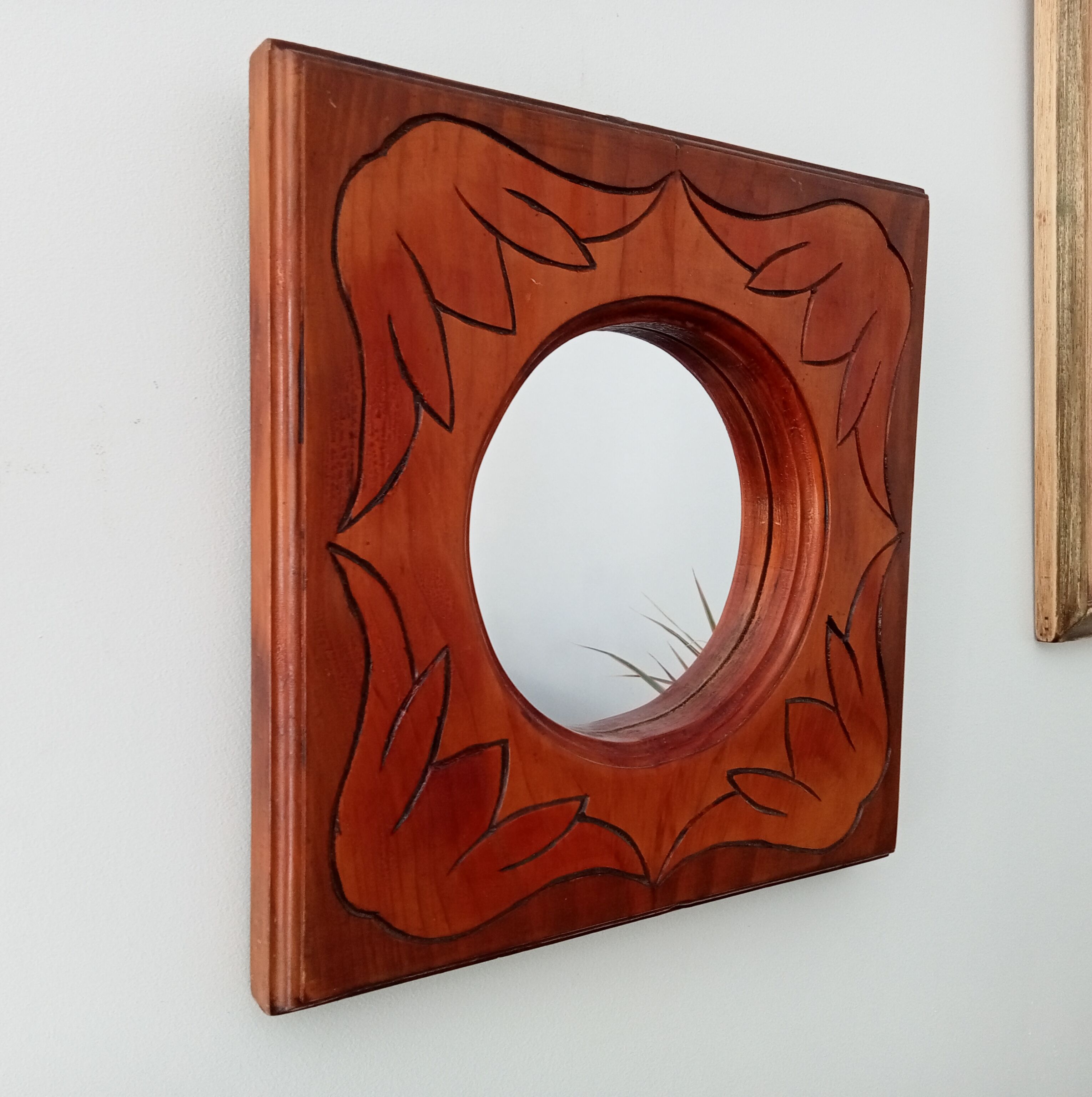 Vintage mirror in carved solid wood, 35 cm