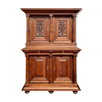 Neo-Renaissance walnut buffet - 19th century