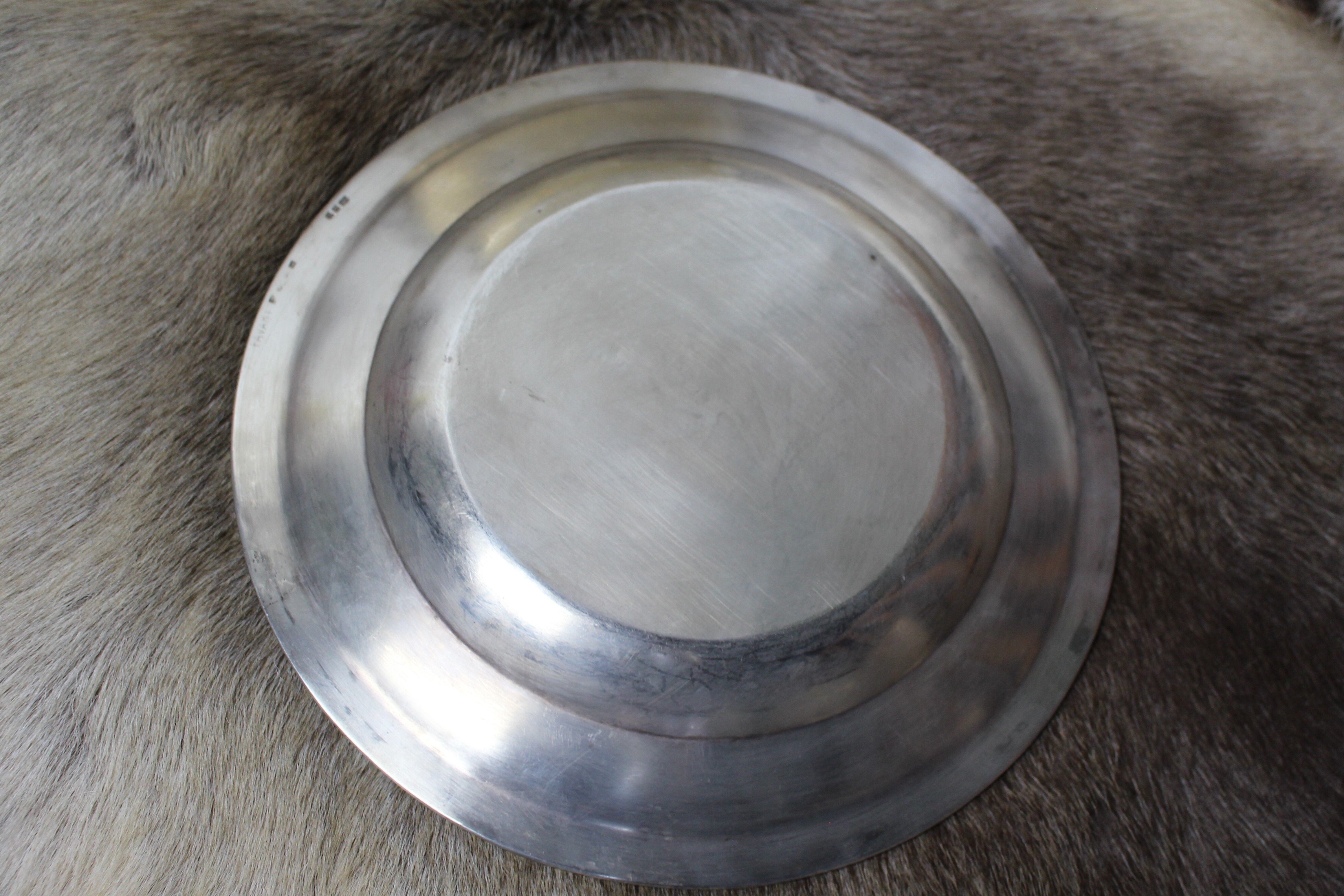 "Poccardi" hollow metal round dish