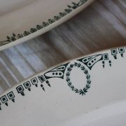 Lot 2 oval dishes Terre de fer Saint Amand swan