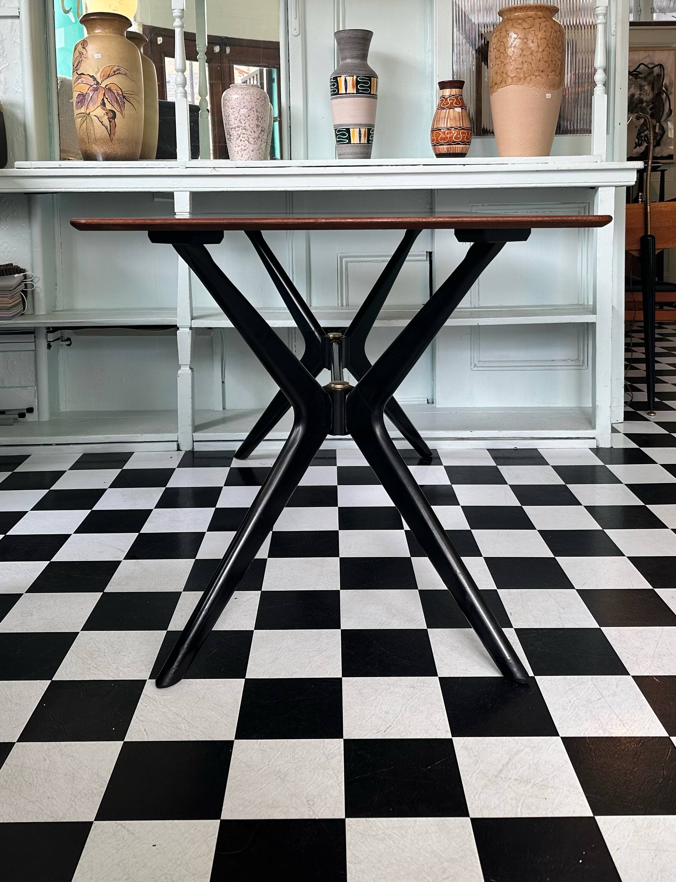 Table à manger « Hélicoptère » du milieu des années 1950 par E Gomme G Plan