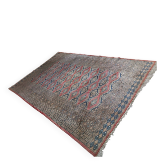 Handmade Pakistani carpet