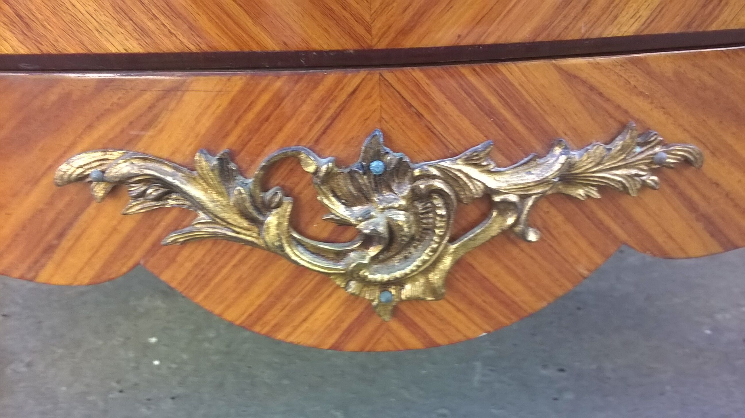 Commode style Louis XV estampillé