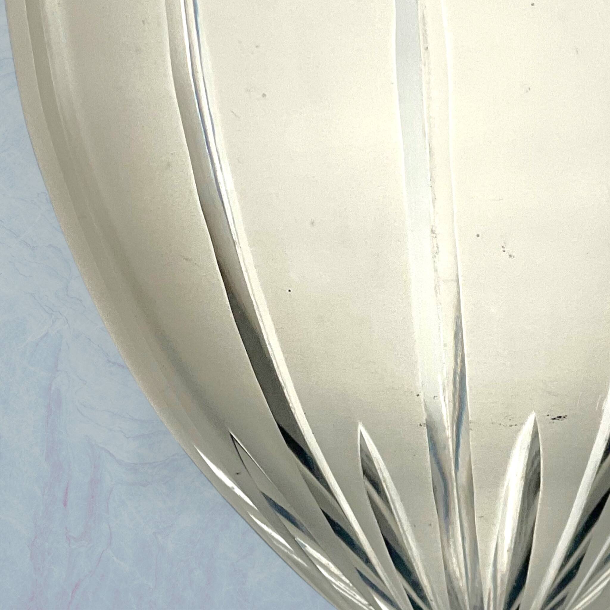 Art Deco suspension in gilded brass and sculpted glass, 1930s