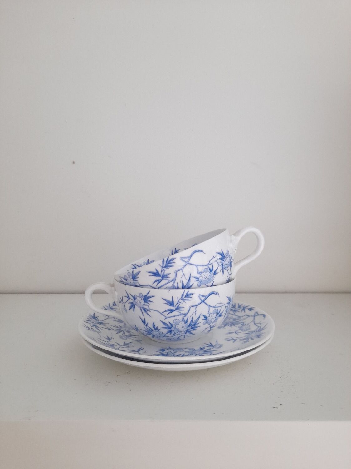 2 tea cups fine porcelain Sarreguemines