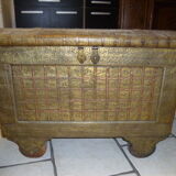 indian chest with spices and wheels