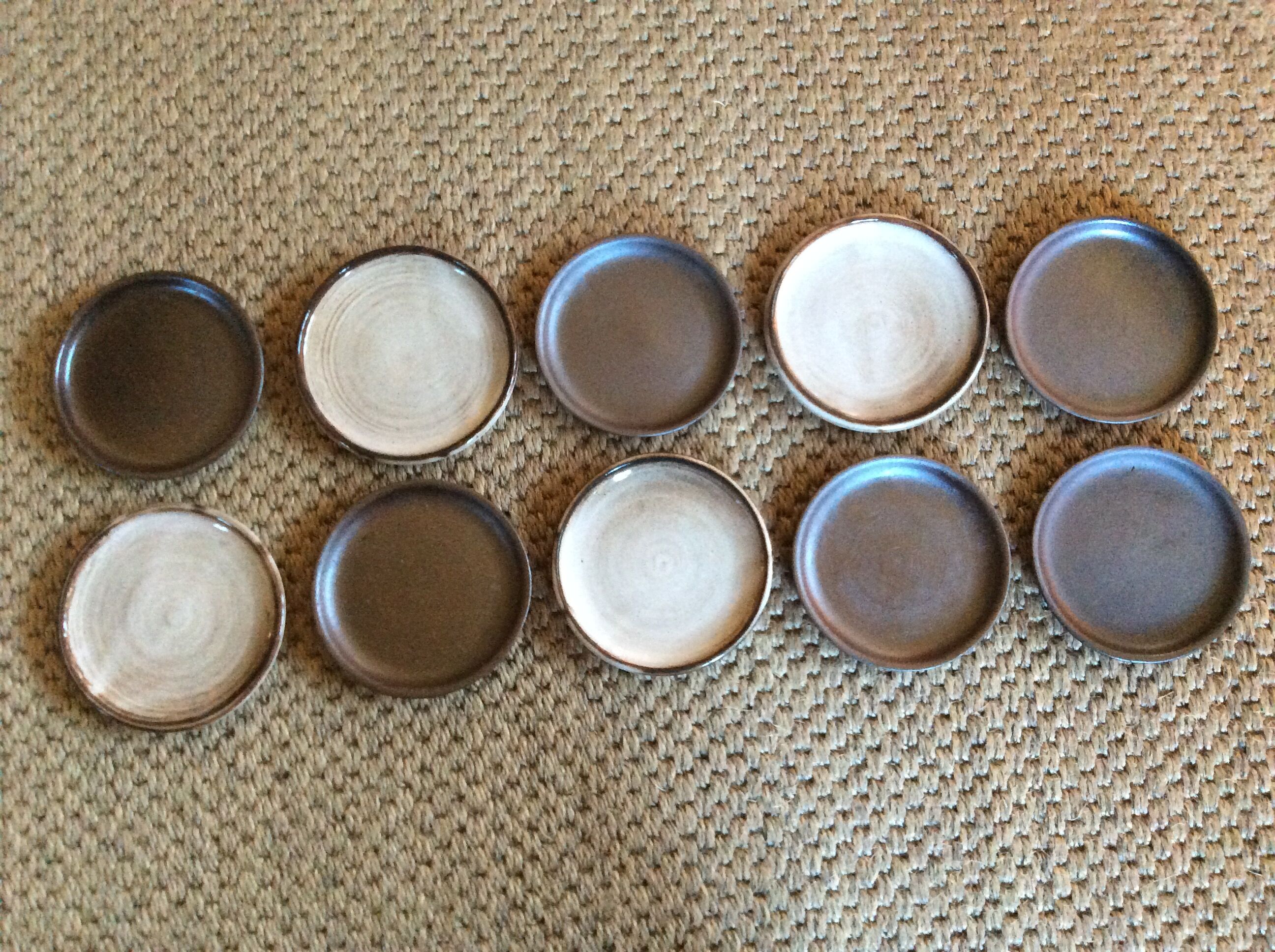 Set of 10 stoneware plates