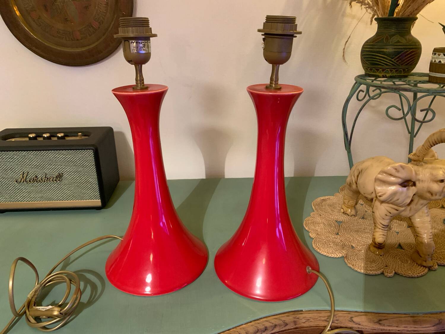Red tam tam floor lamps