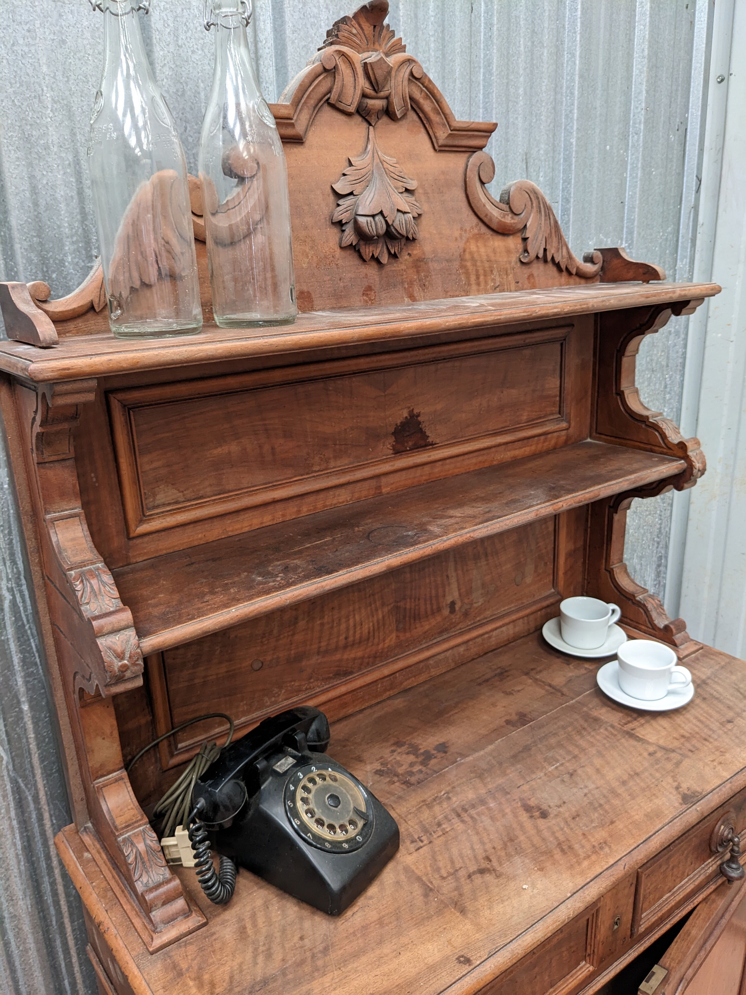 Dresser