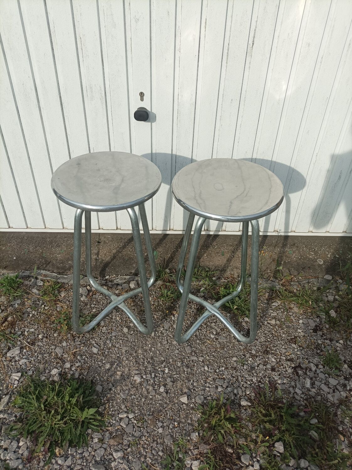 Pair of stools Habitat in cast aluminum 1980 vintage