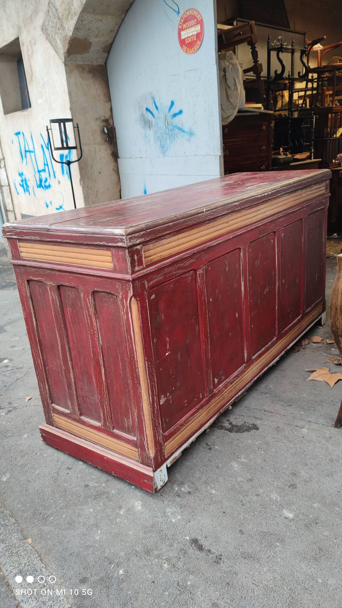 Bank oak counter patina wine lees old icehouse Henri ASSET