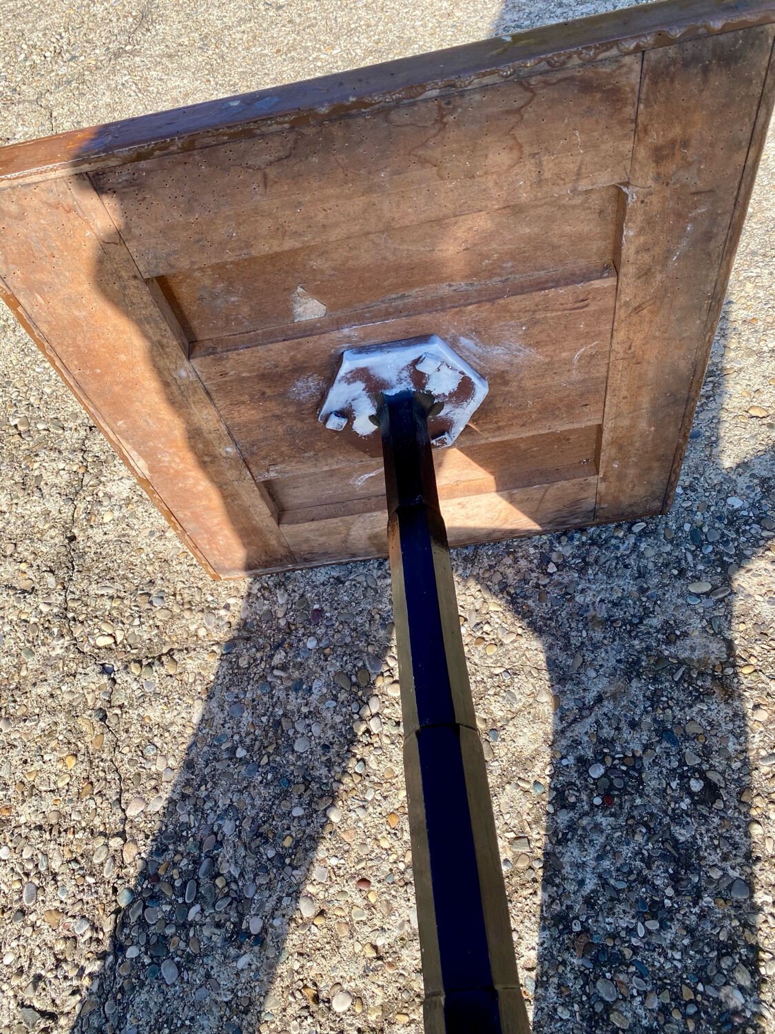 Bistro table in cast iron