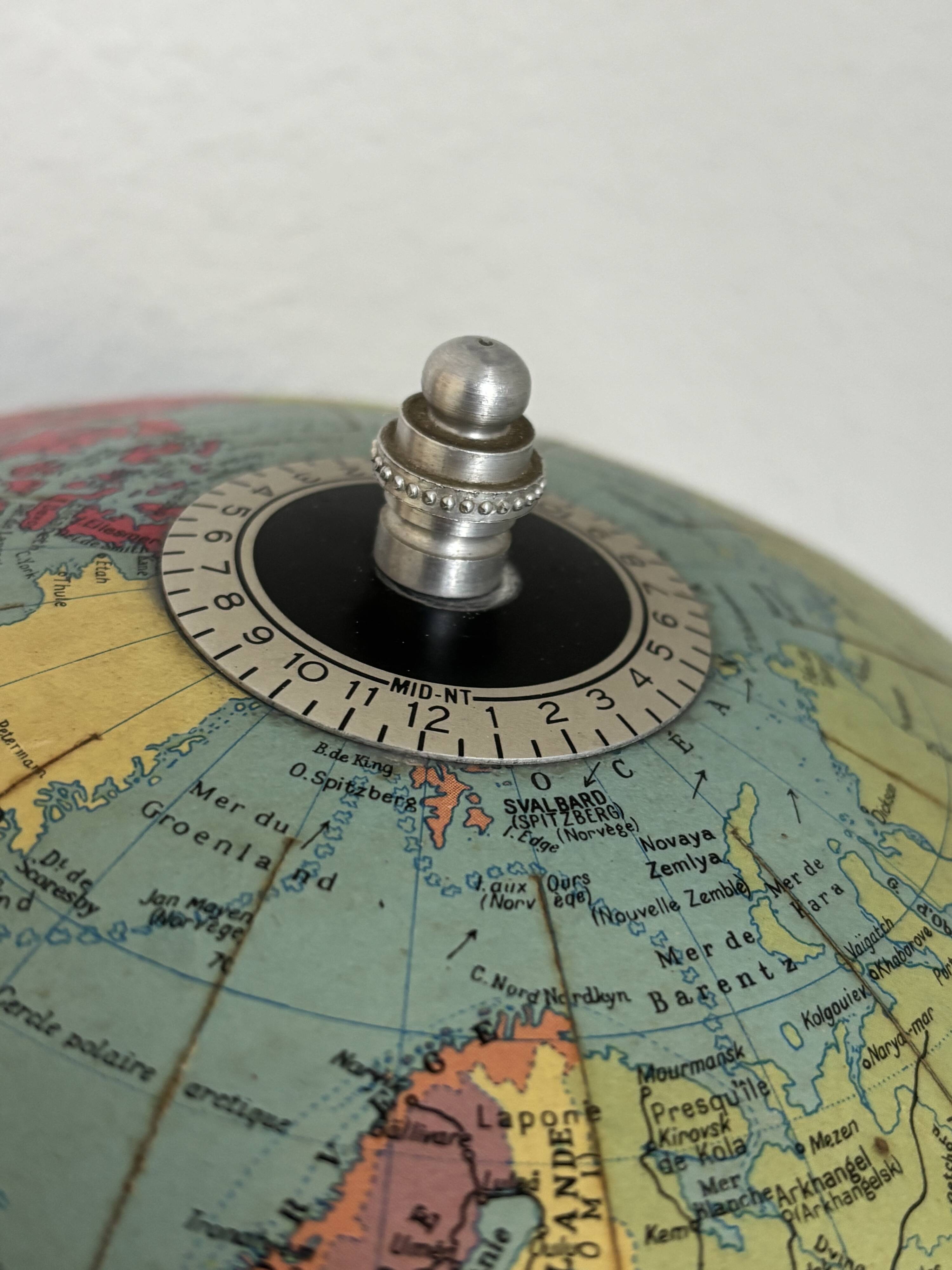 Vintage terrestrial globe 1961 world map Taride Paris - 33 cm