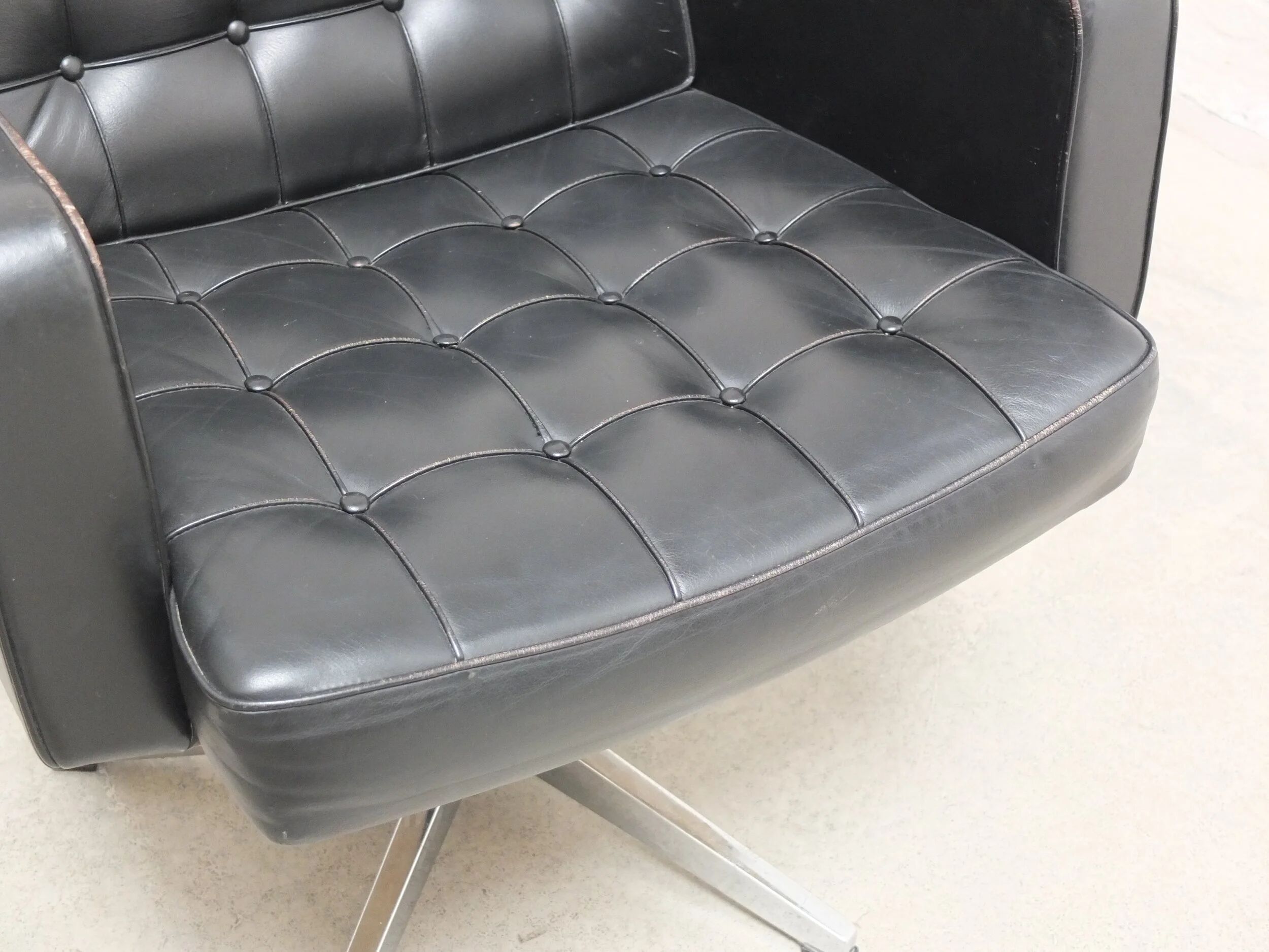 Set of 3 Executive Chairs by Vincent Cafiero for Knoll International, 1960s