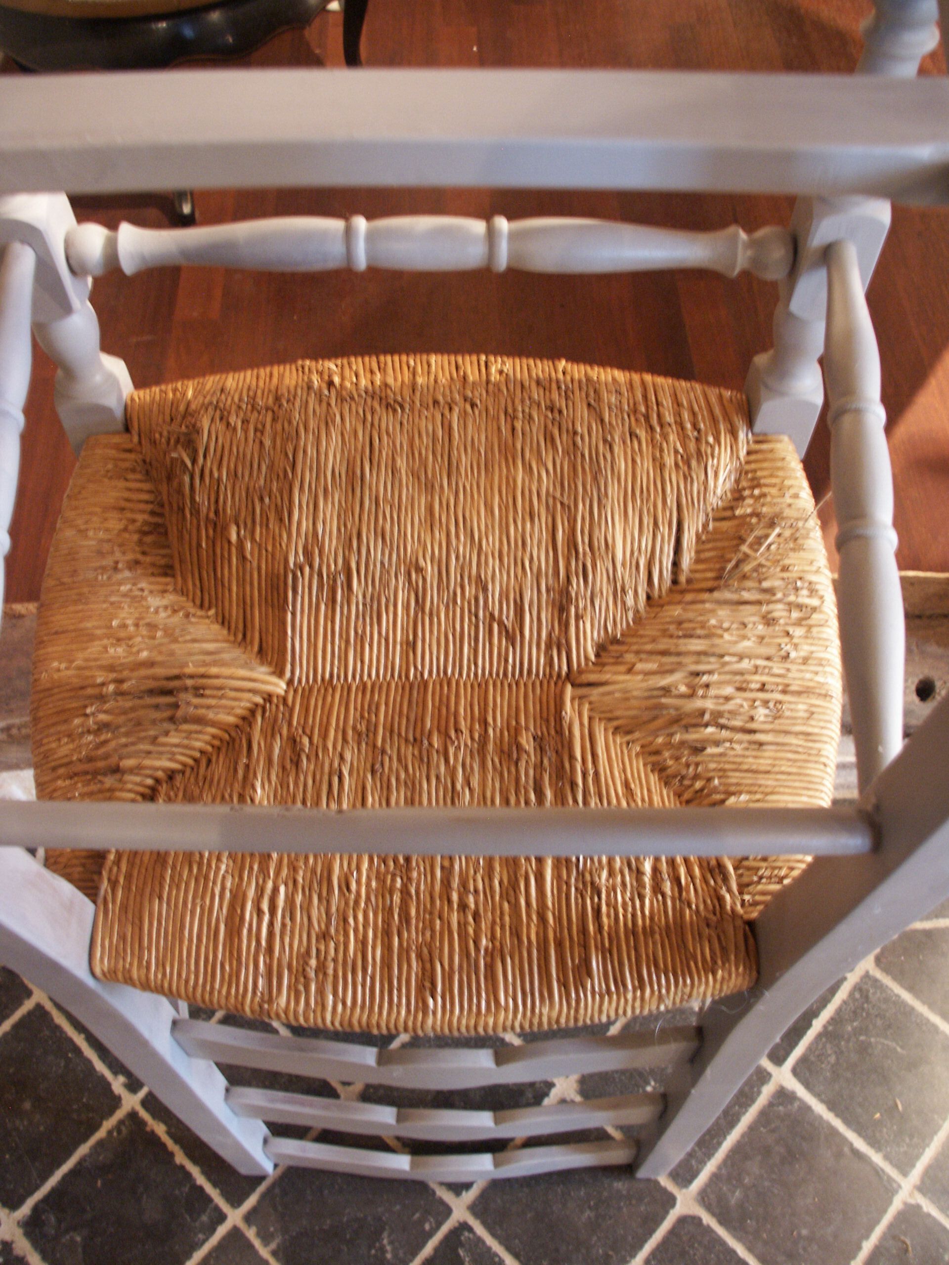 Fauteuil paillé relookée