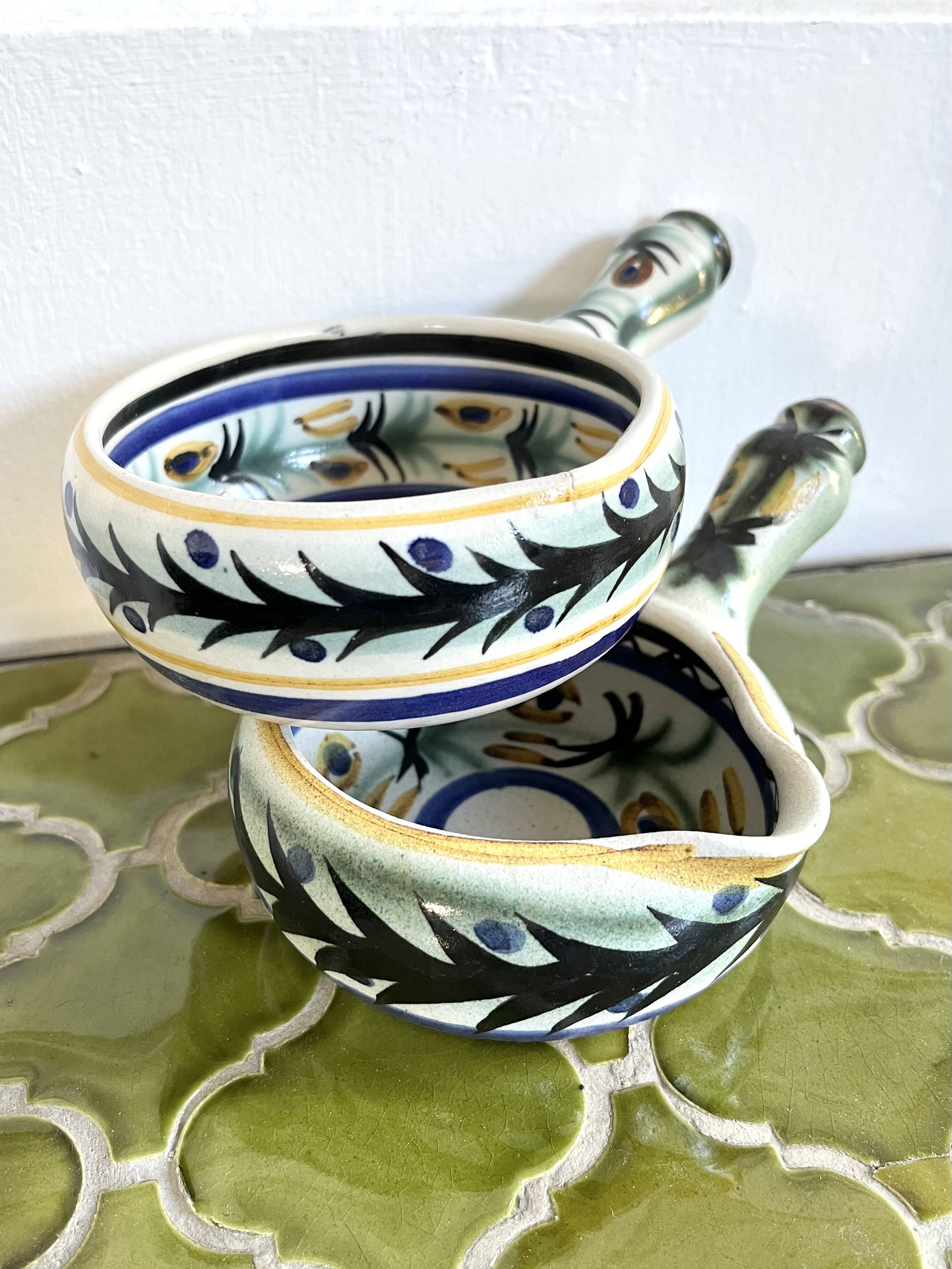 Keraluc frying pans, 2 vintage ceramic bowls from the 1970s.