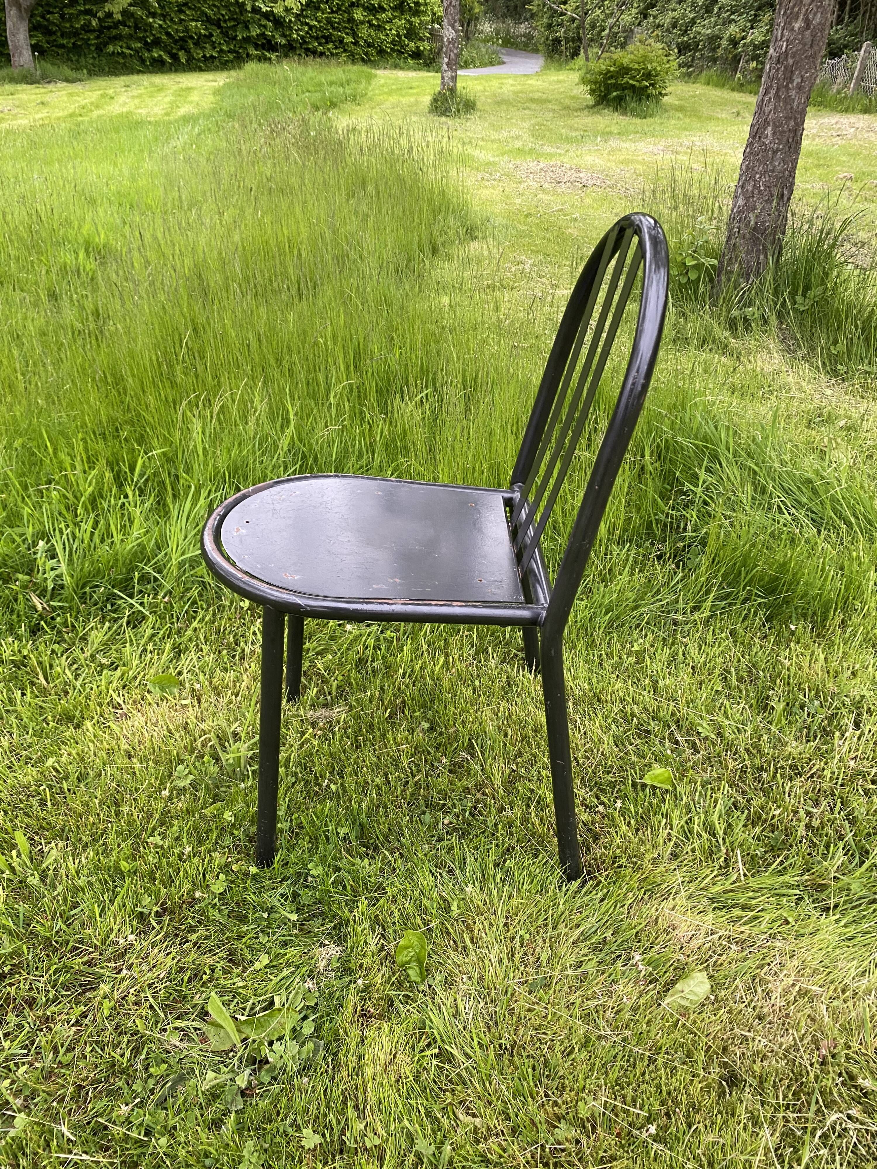 Chaise noire de Robert Mallet Stevens édition Putman années 80