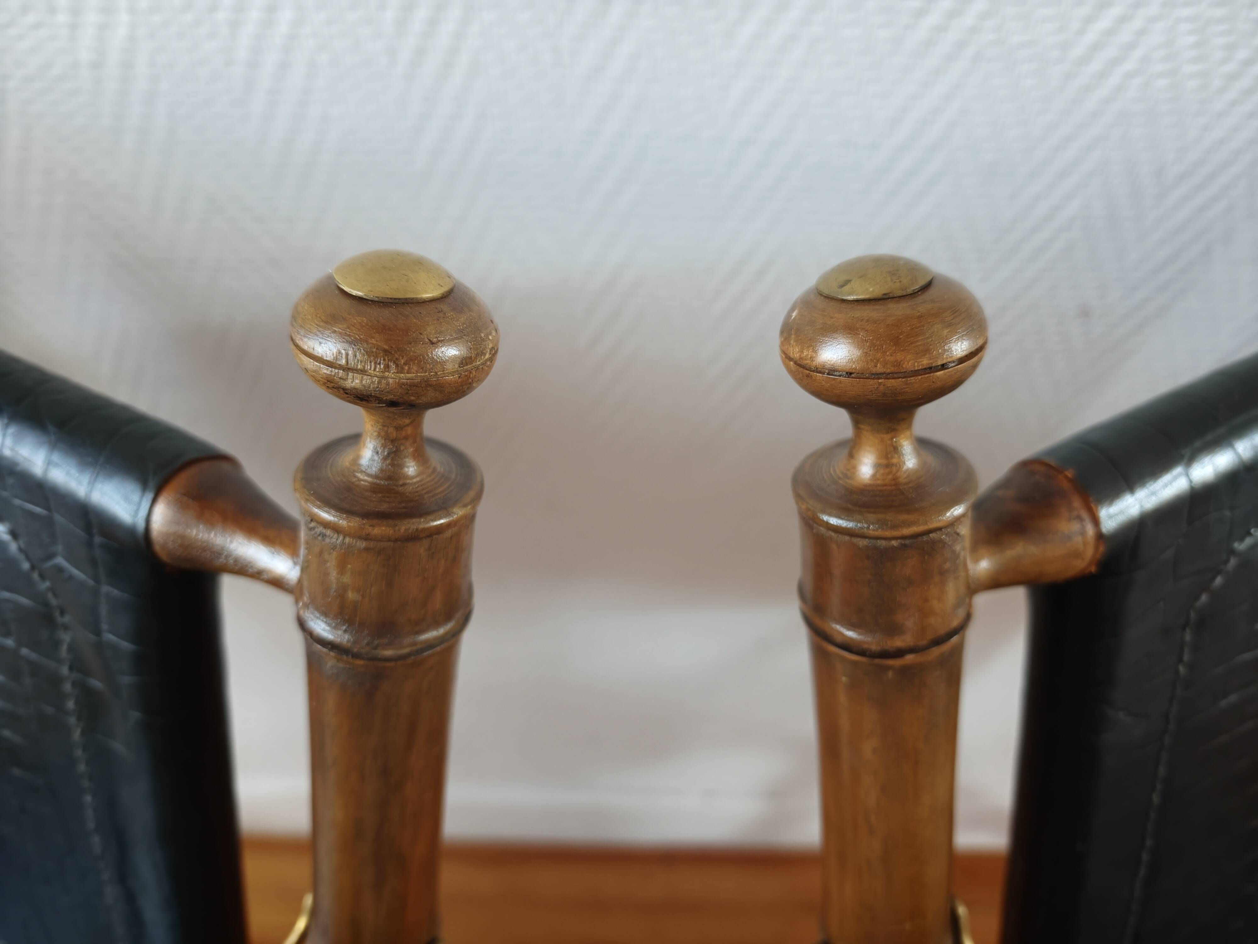 Pair of safari folding chairs in leather 1970-80