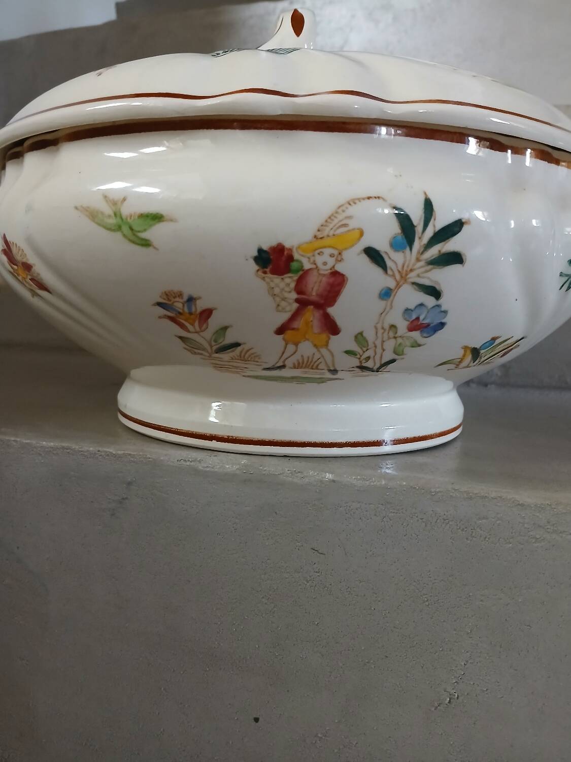 Longwy "Old Moustier" soup tureen