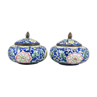 Paire de pots chinois en bronze émaillé