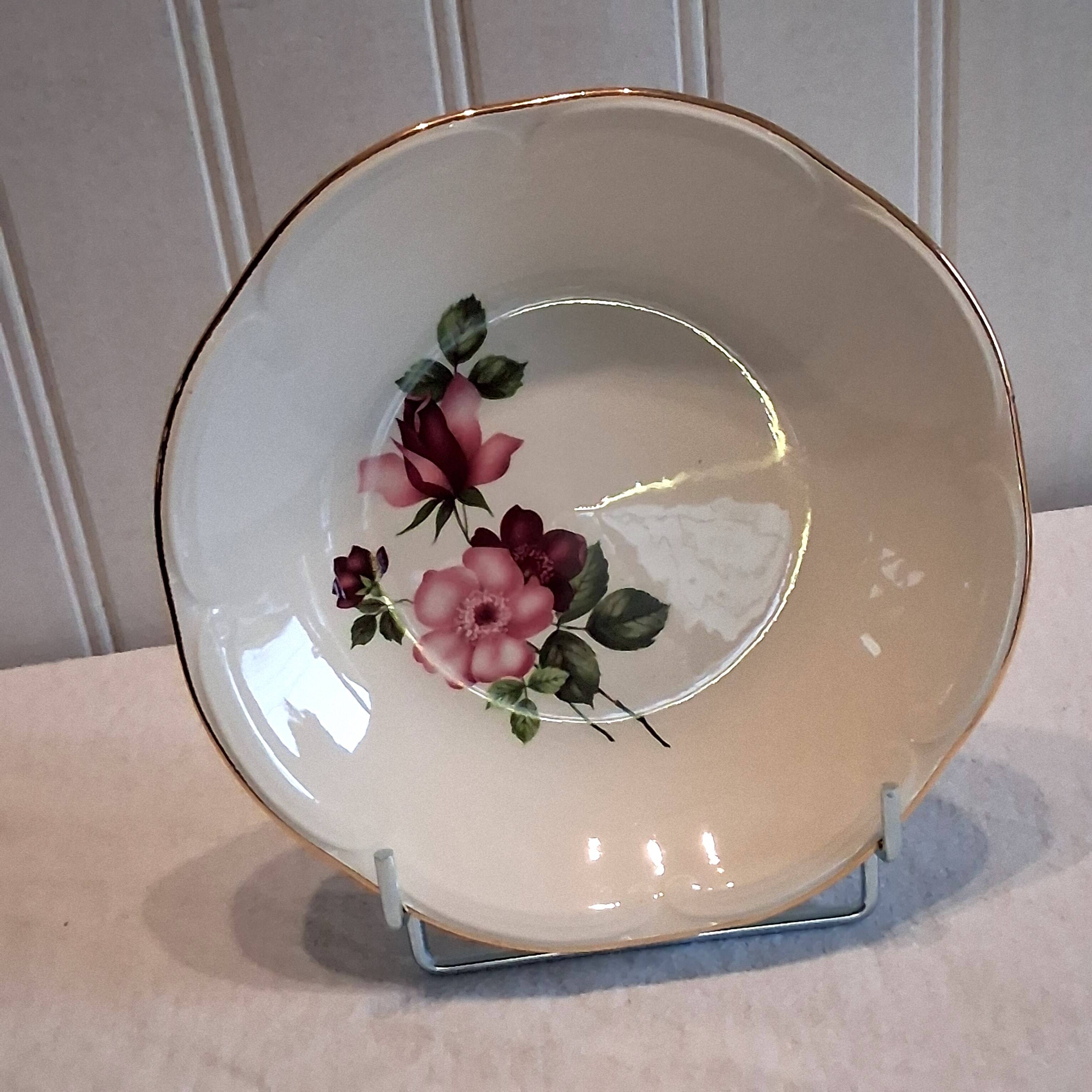 6 deep plates from Gien model "Chinon" in very good condition.