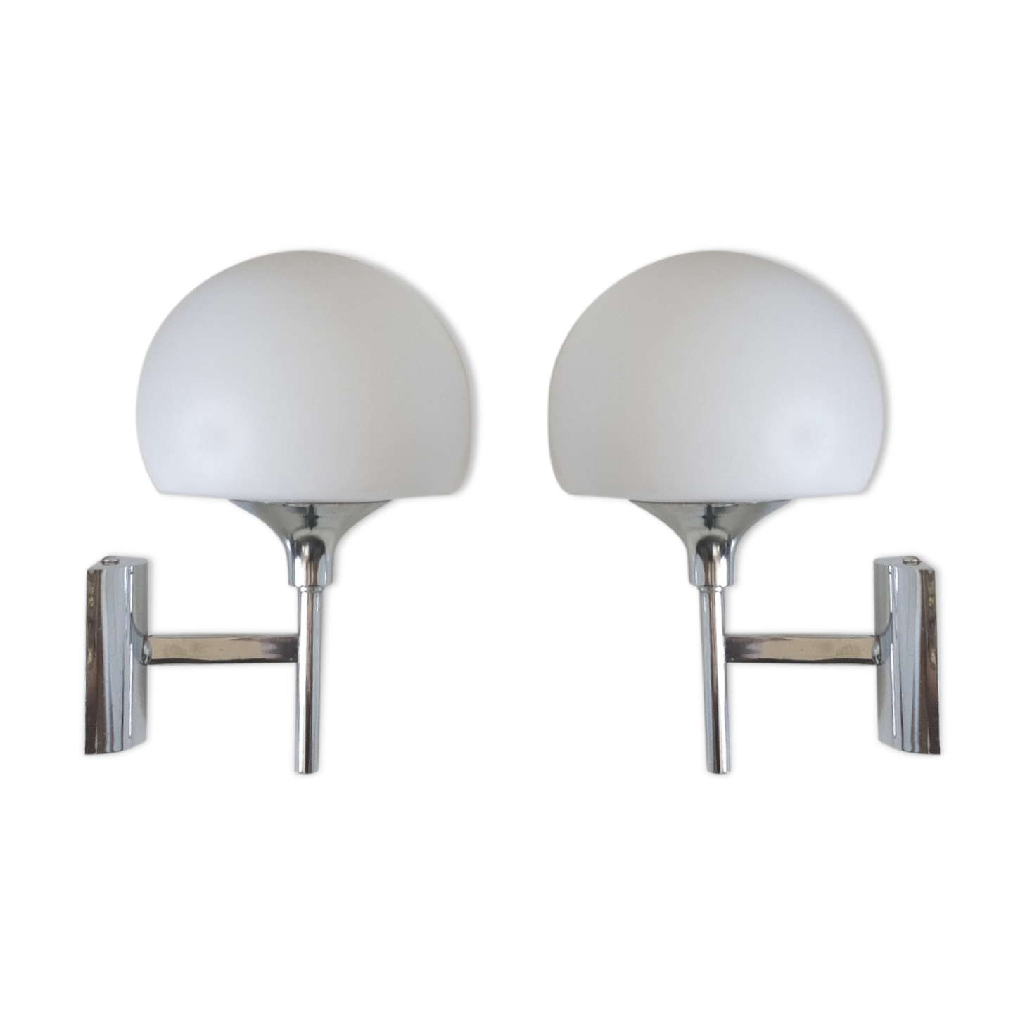 Pair of Italian globe sconces in opaline maison Sciolari