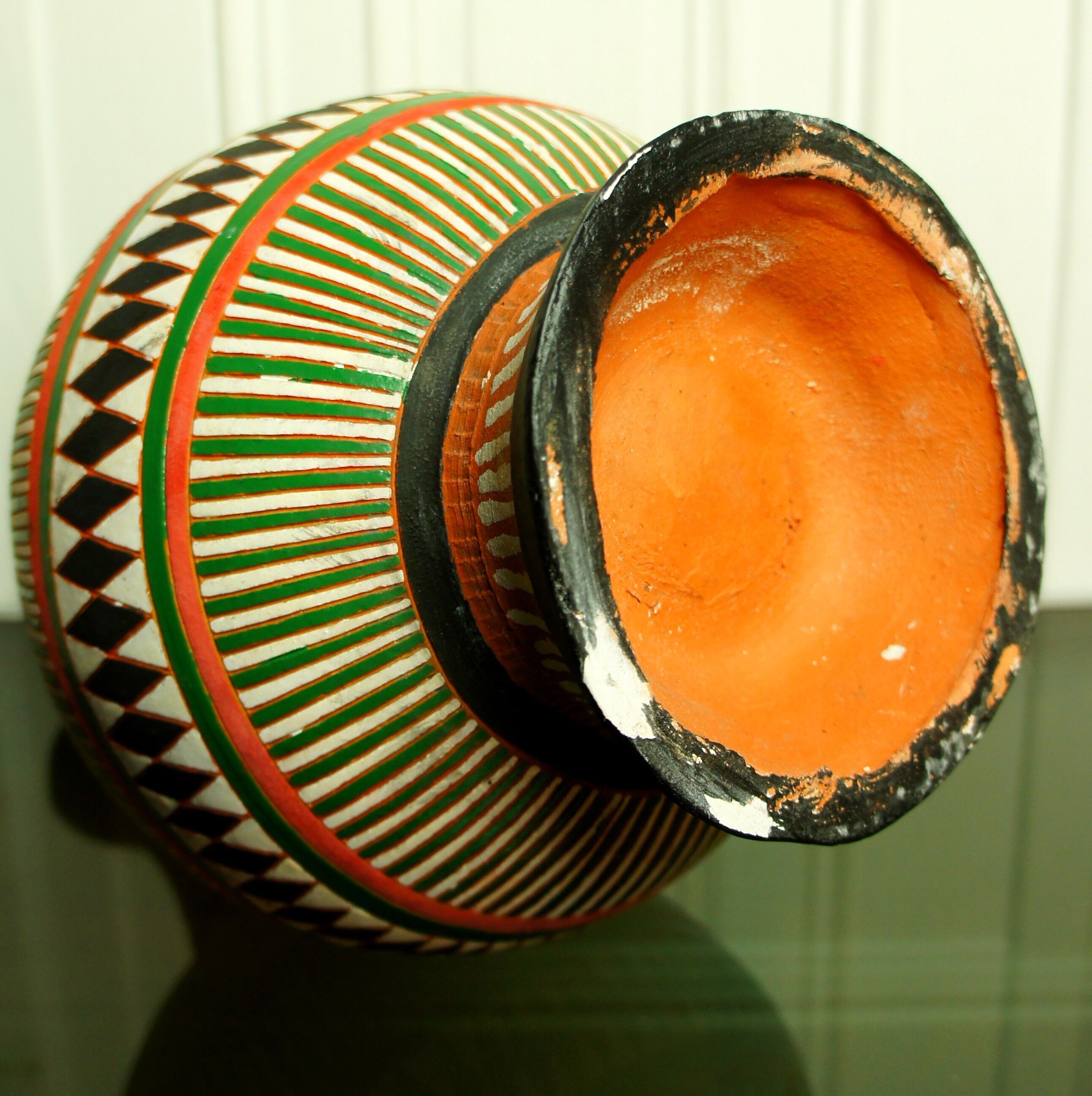 Painted terracotta jar "Ball"