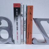 Paire de serre-livres "A" et "Z" en fonte d'aluminium