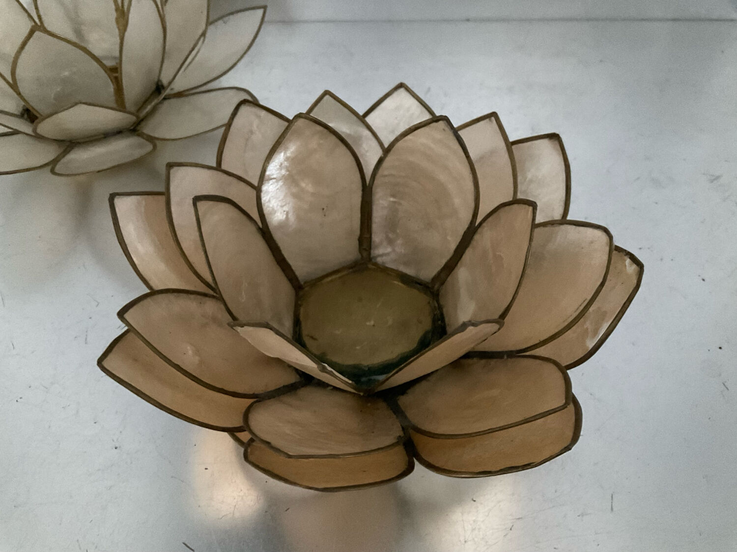 Pair of lotus candle holders in mother-of-pearl
