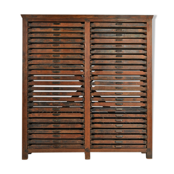 Meuble d’opticien en bois à 46 tiroirs