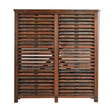 Wooden optician furniture with 46 drawers
