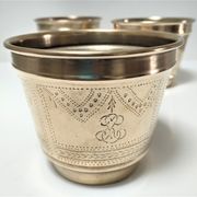 Trois cache-pot laiton couverture argentée patine dorée monogramme début XXème