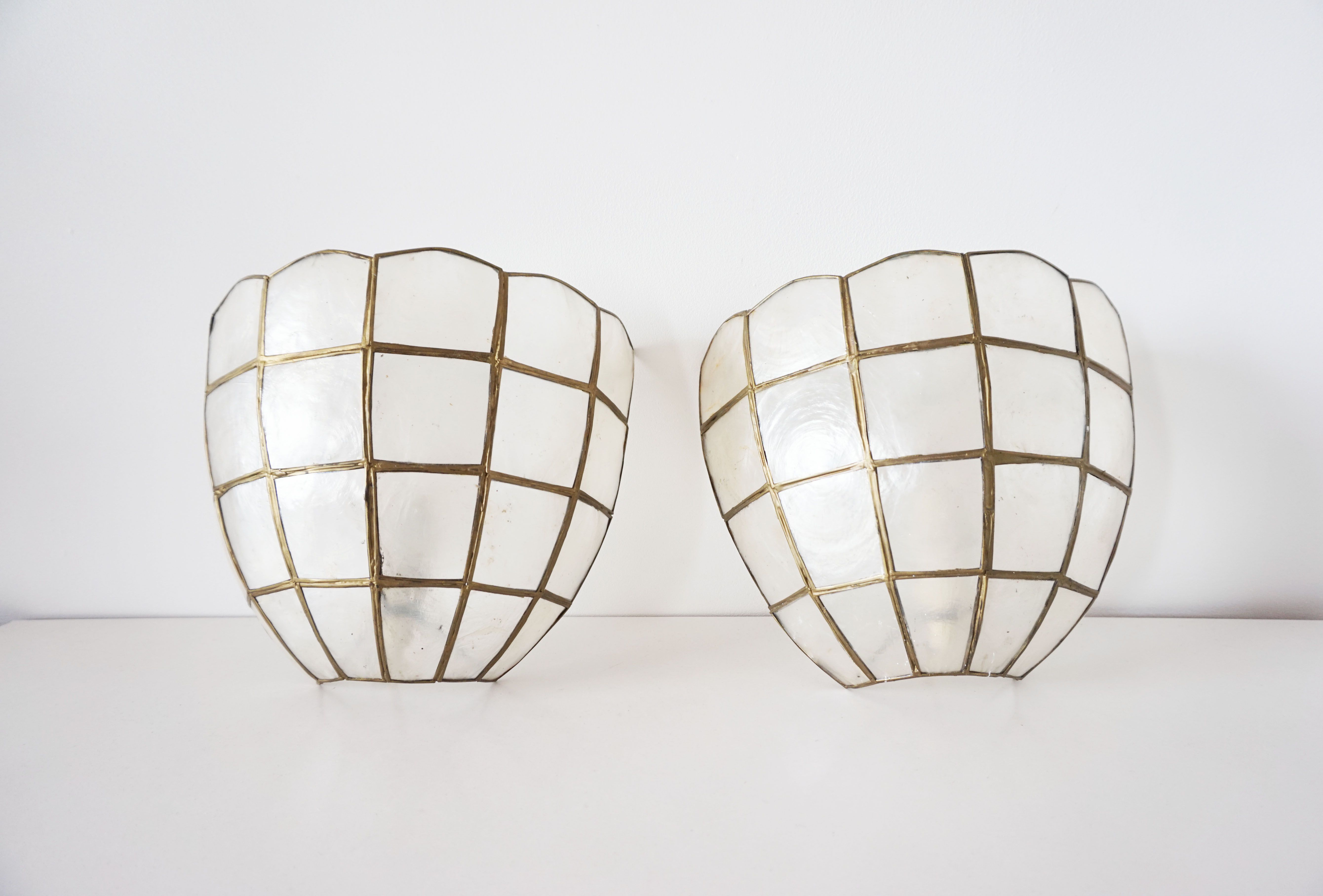 Pair of wall lamps in vintage mother-of-pearl shell shape