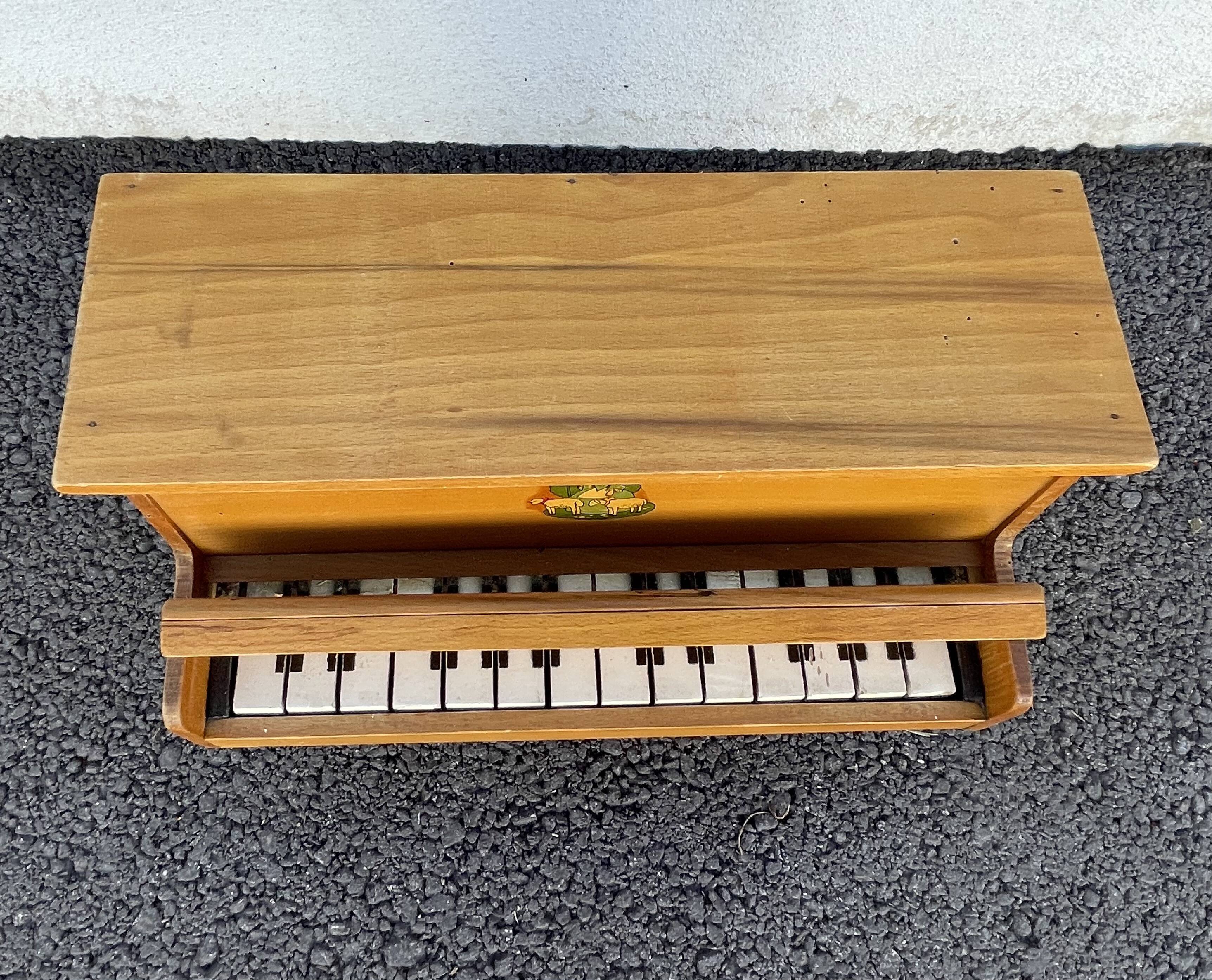Old toy piano
