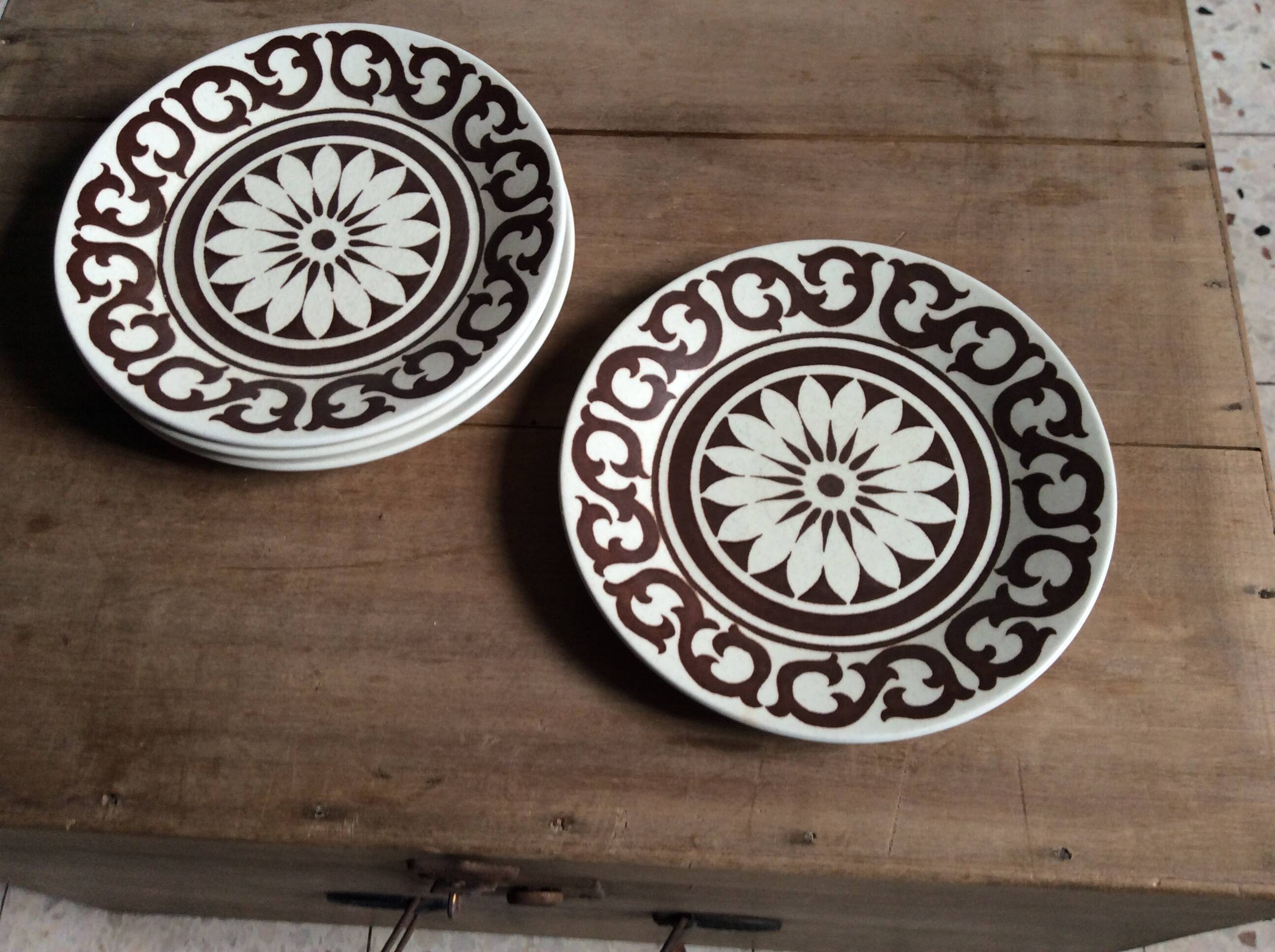 4 assiettes à dessert England