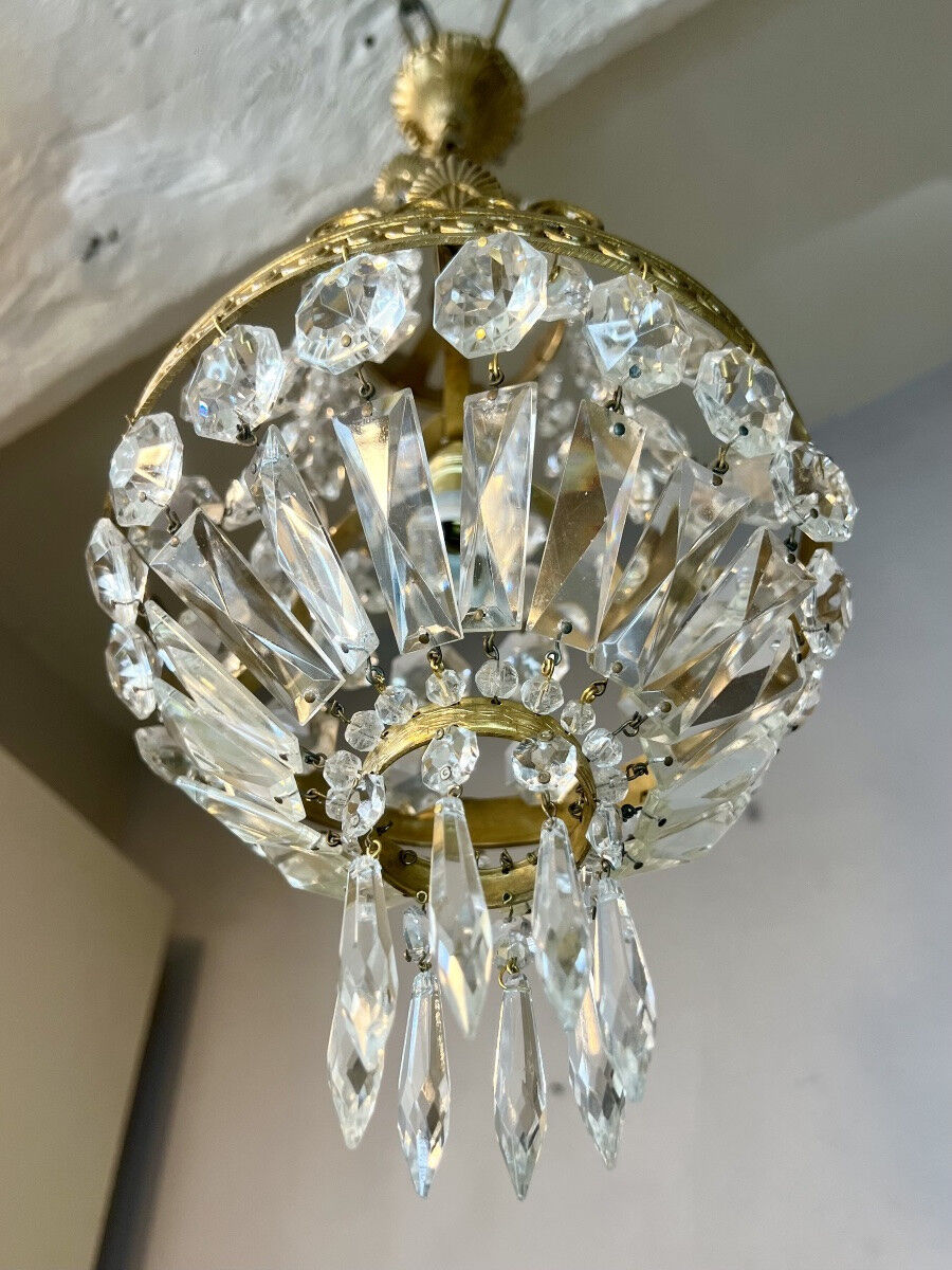 Small basket chandelier hot air balloon