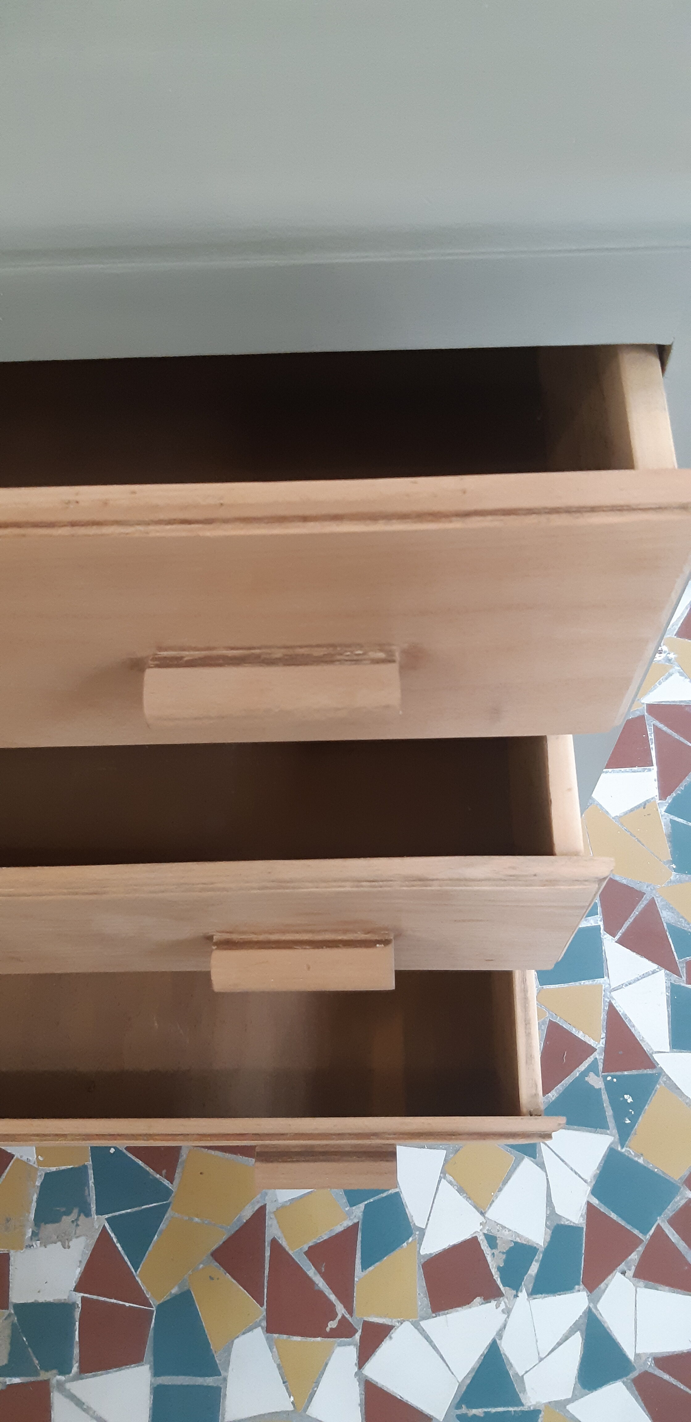 Vintage dresser revisited in grey and wood