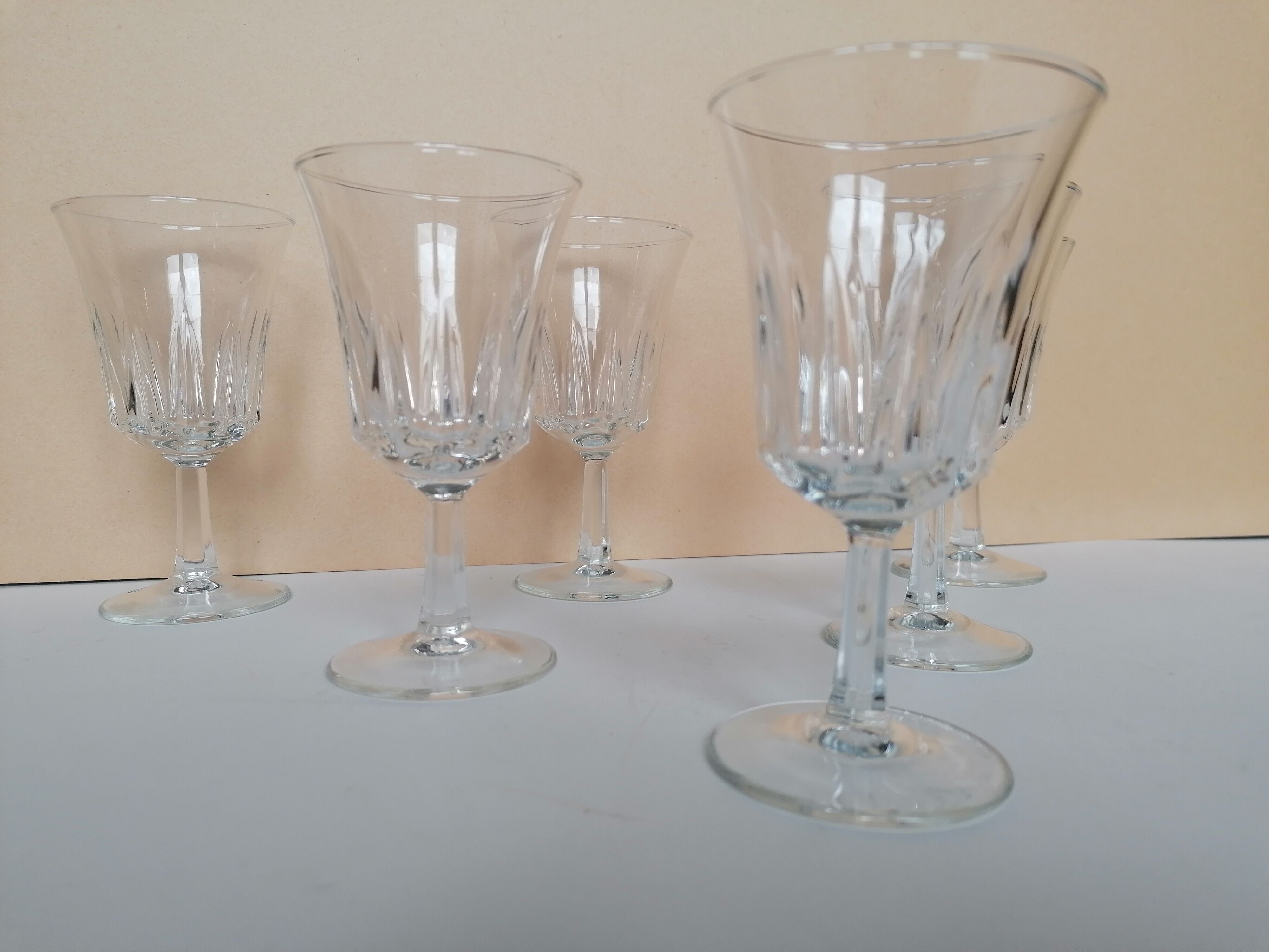 Service 24 pieces vintage foot glasses 70s