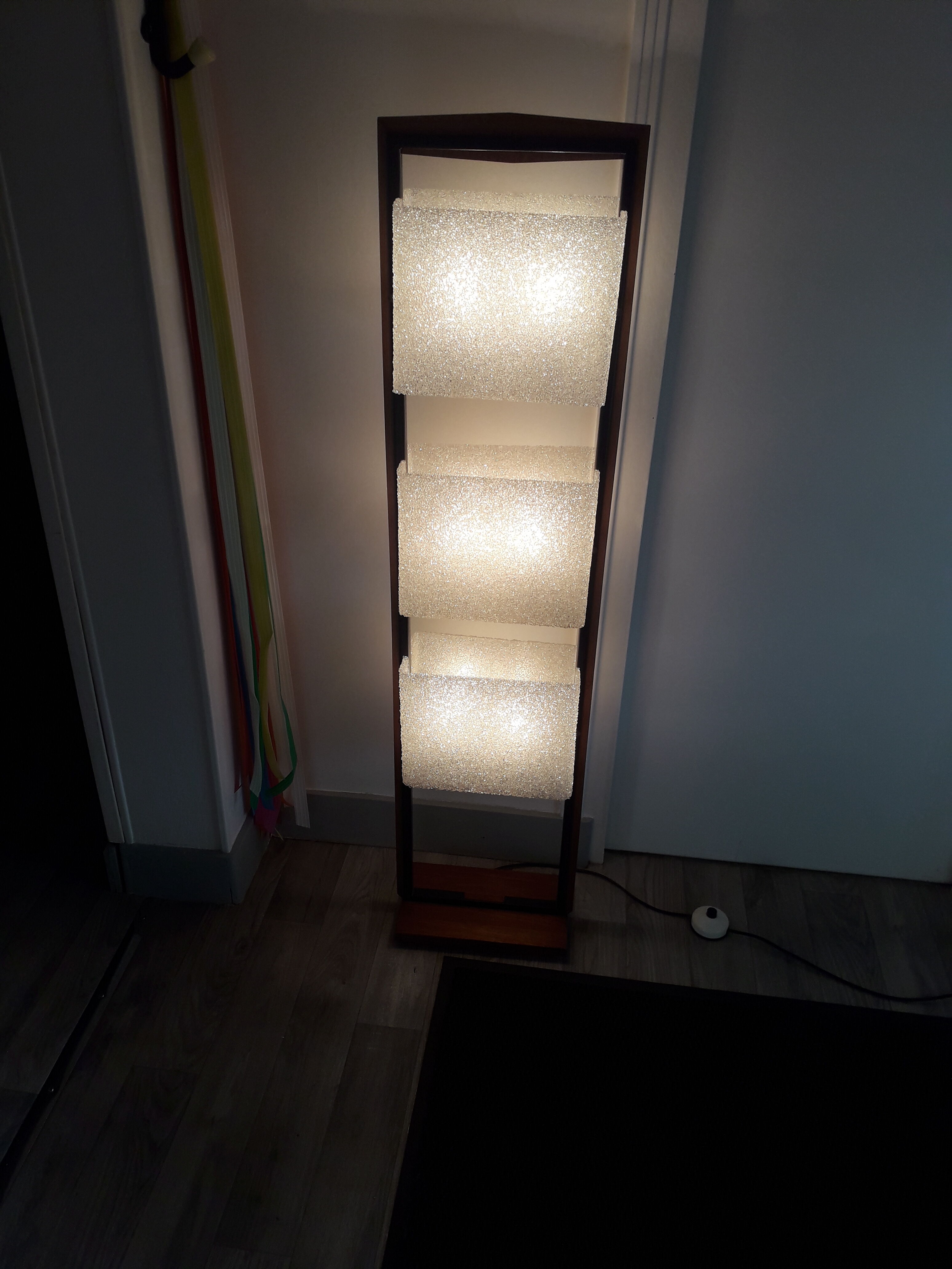 Arlus totem floor lamp