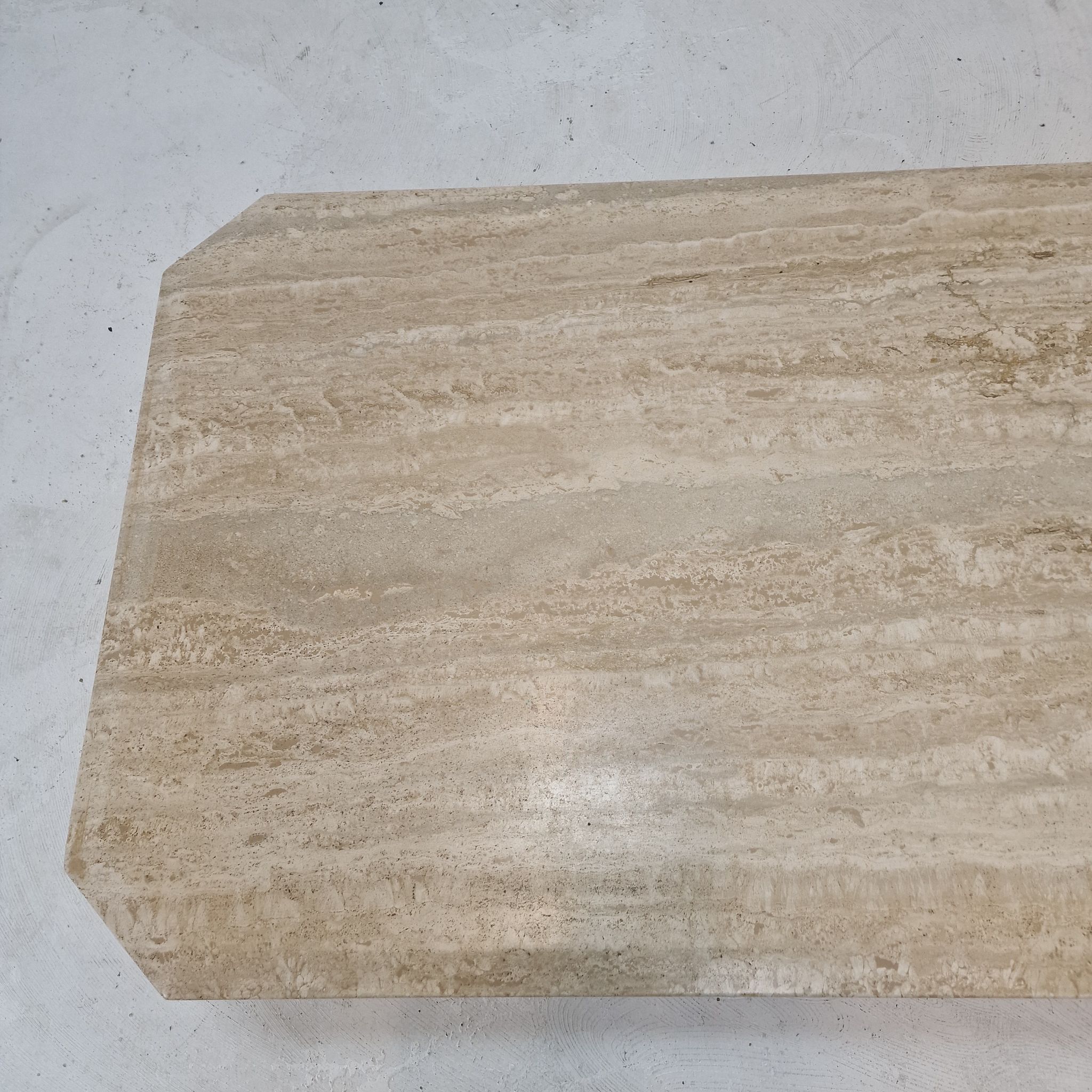 Italian Coffee Table in Travertine, 1980s
